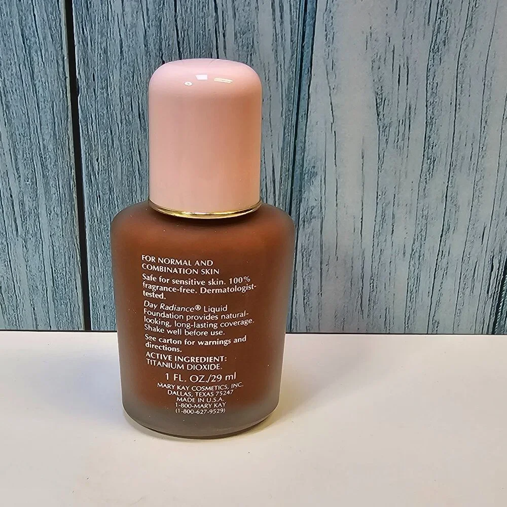 Mary Kay Day Radiance Liquid Foundation Mahogany‎ Bronze #5761 - NIB Old Stock